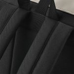 Sac à dos avec rabat roll-top en polyuréthane mat – Image 2